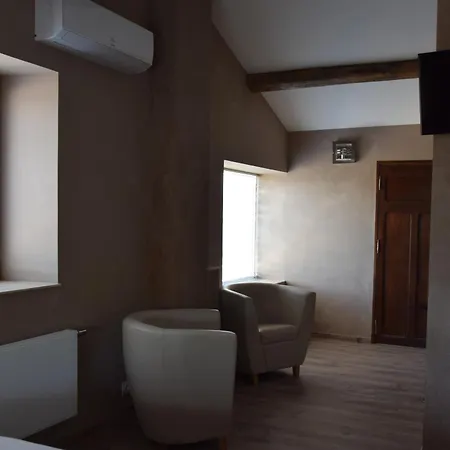 Hoteliere Et Des Sources Du Gros Noyer Appartement *
