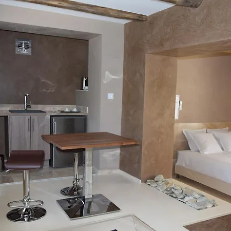 Hoteliere Et Des Sources Du Gros Noyer Malaucène