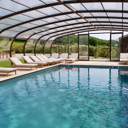 Hoteliere Et Des Sources Du Gros Noyer *
